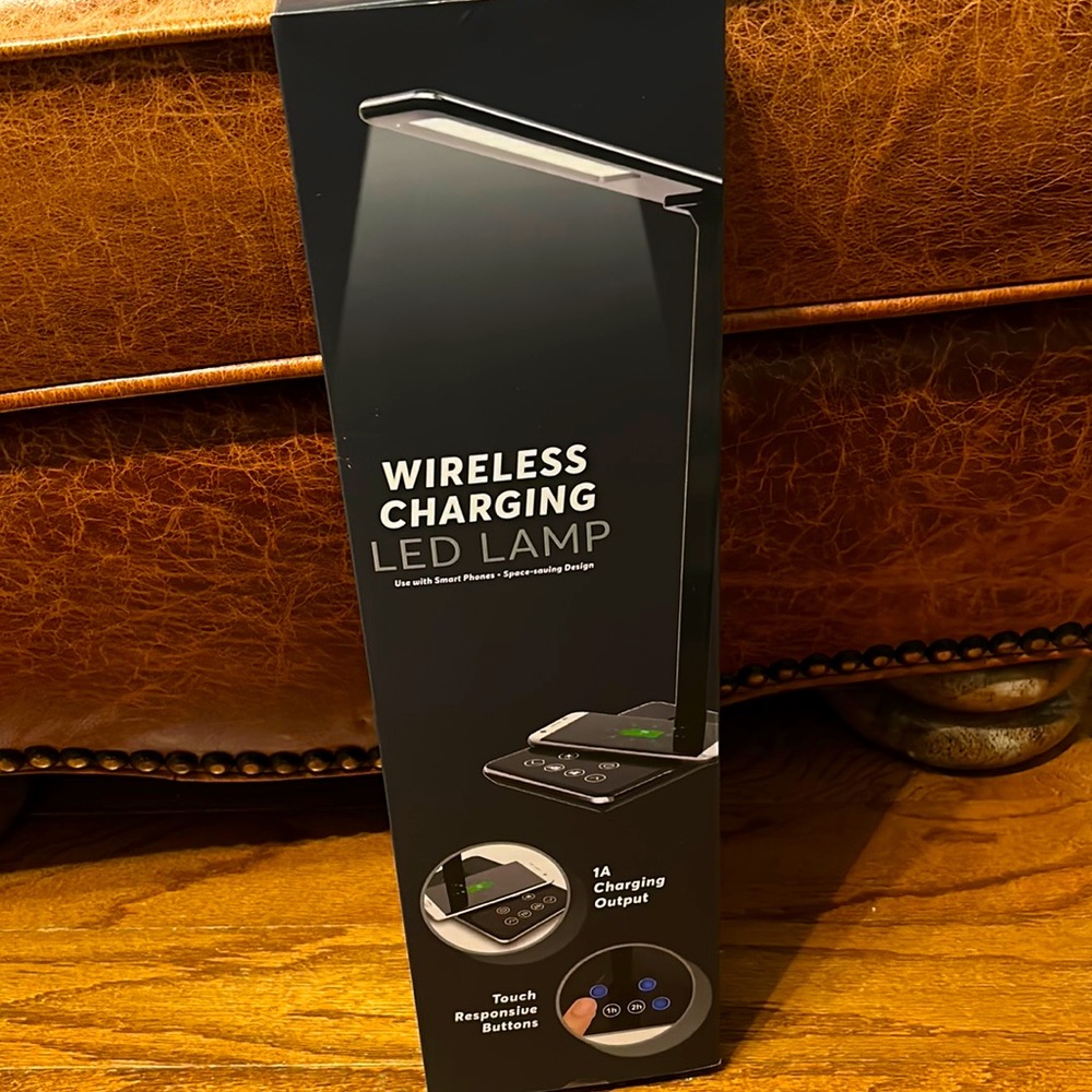 Wireless Charging LED Lamp